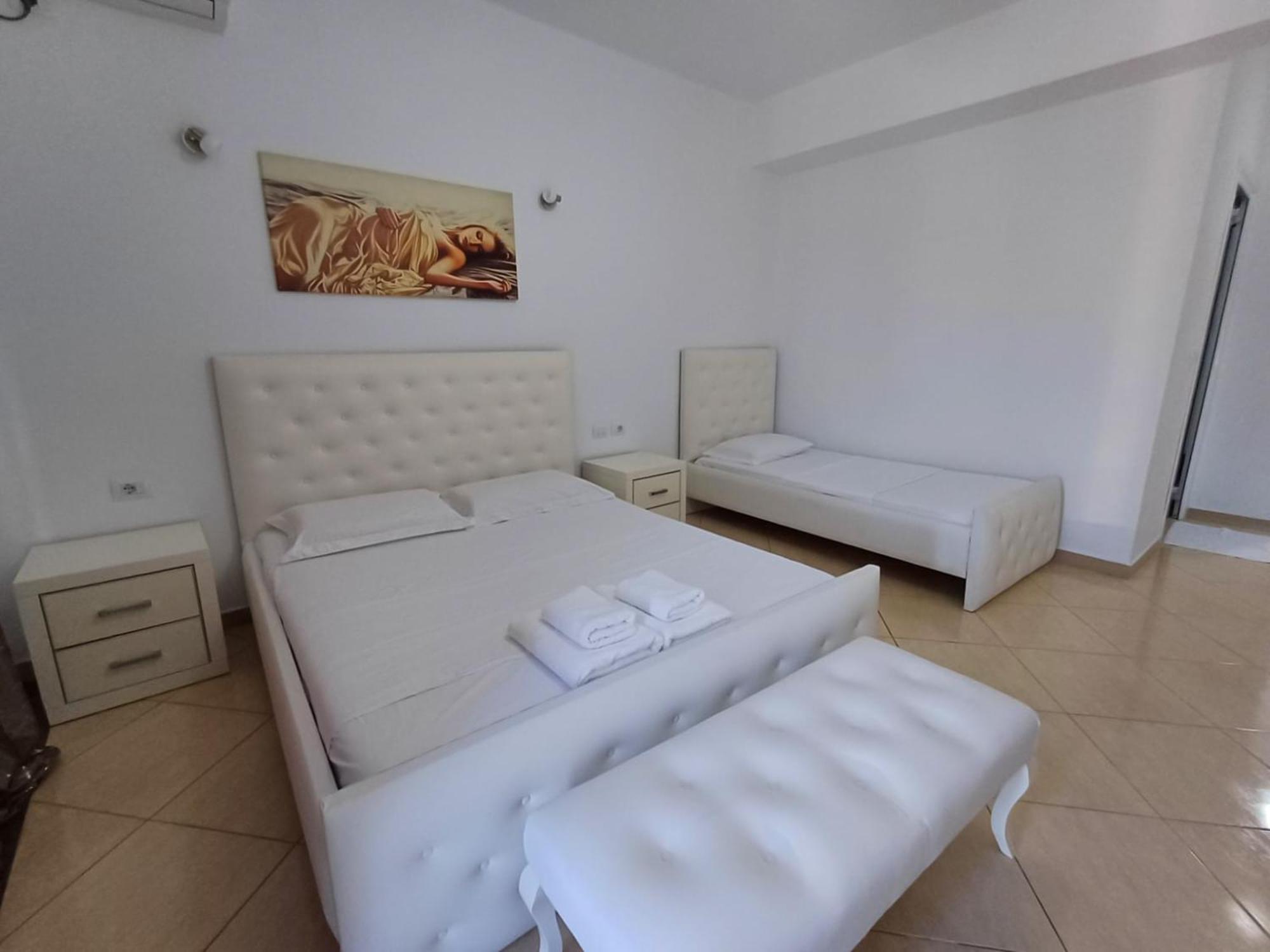 Hotel Sherifi Sarandë Exterior foto