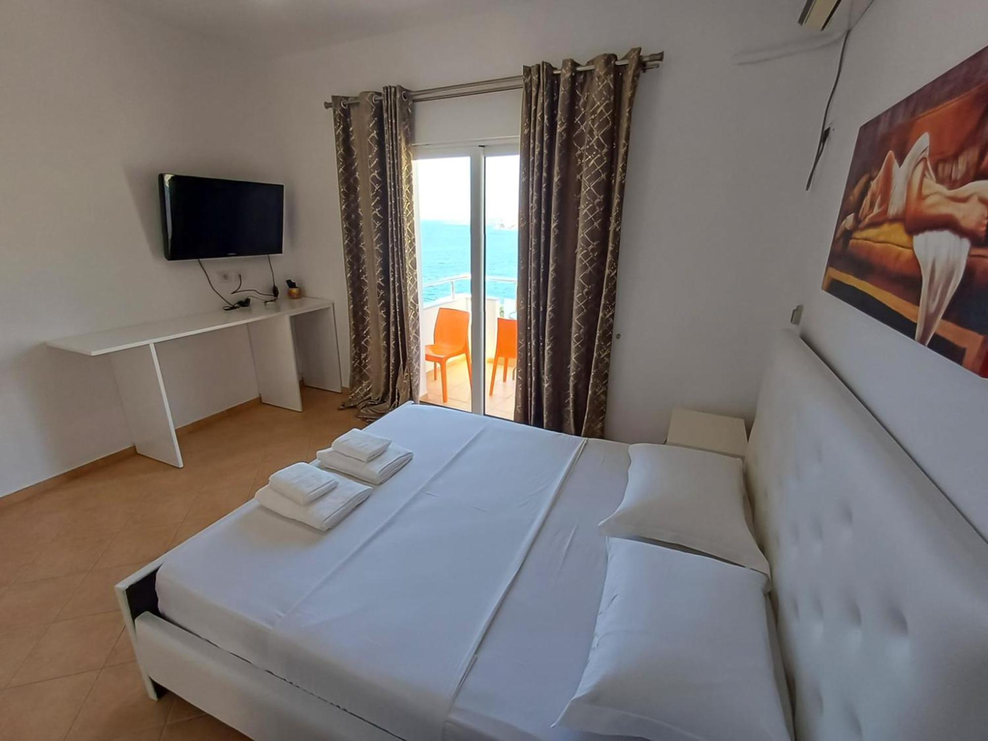 Hotel Sherifi Sarandë Exterior foto