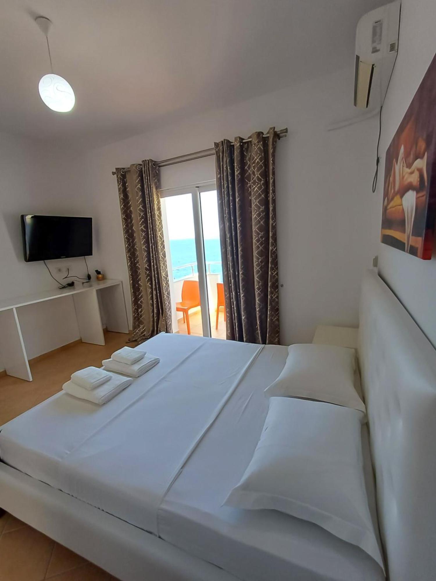 Hotel Sherifi Sarandë Exterior foto