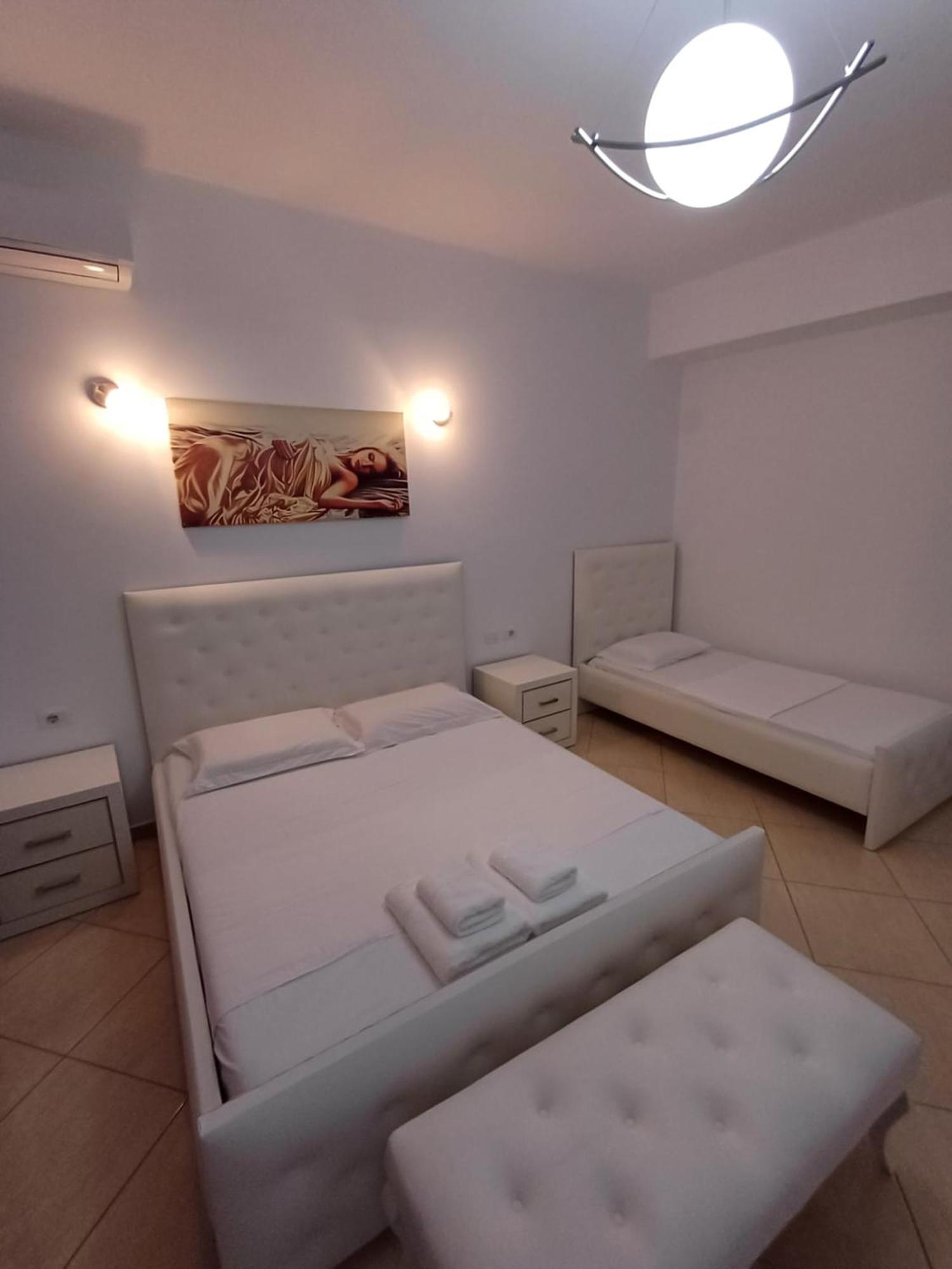 Hotel Sherifi Sarandë Exterior foto