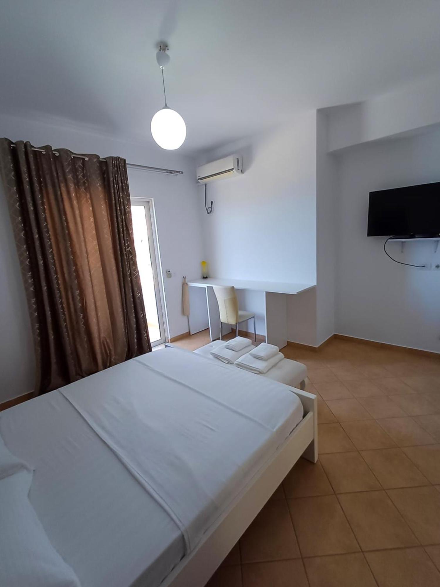 Hotel Sherifi Sarandë Exterior foto
