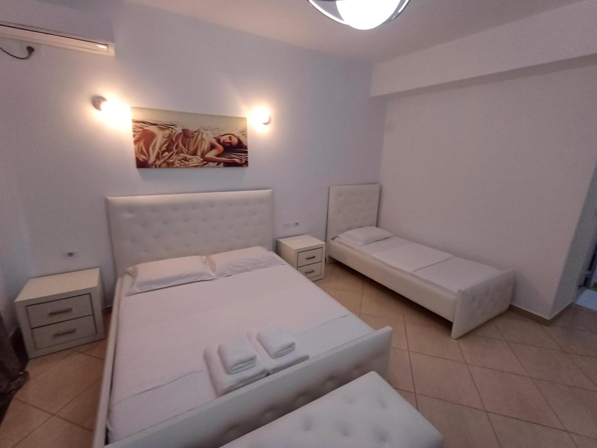 Hotel Sherifi Sarandë Exterior foto